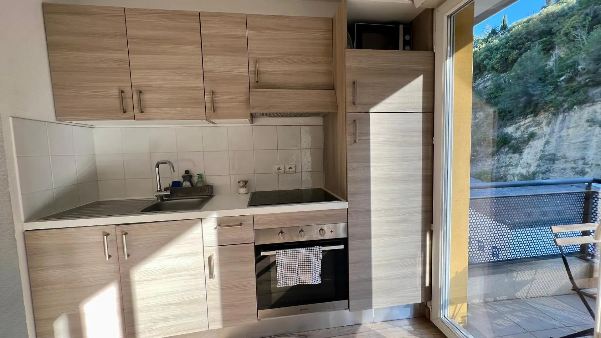 Magnificent Renovated Apartment, 2 Rooms Of 45 M2, Close Tothe Sea, Top Floor, Terrace Nice Appartement
