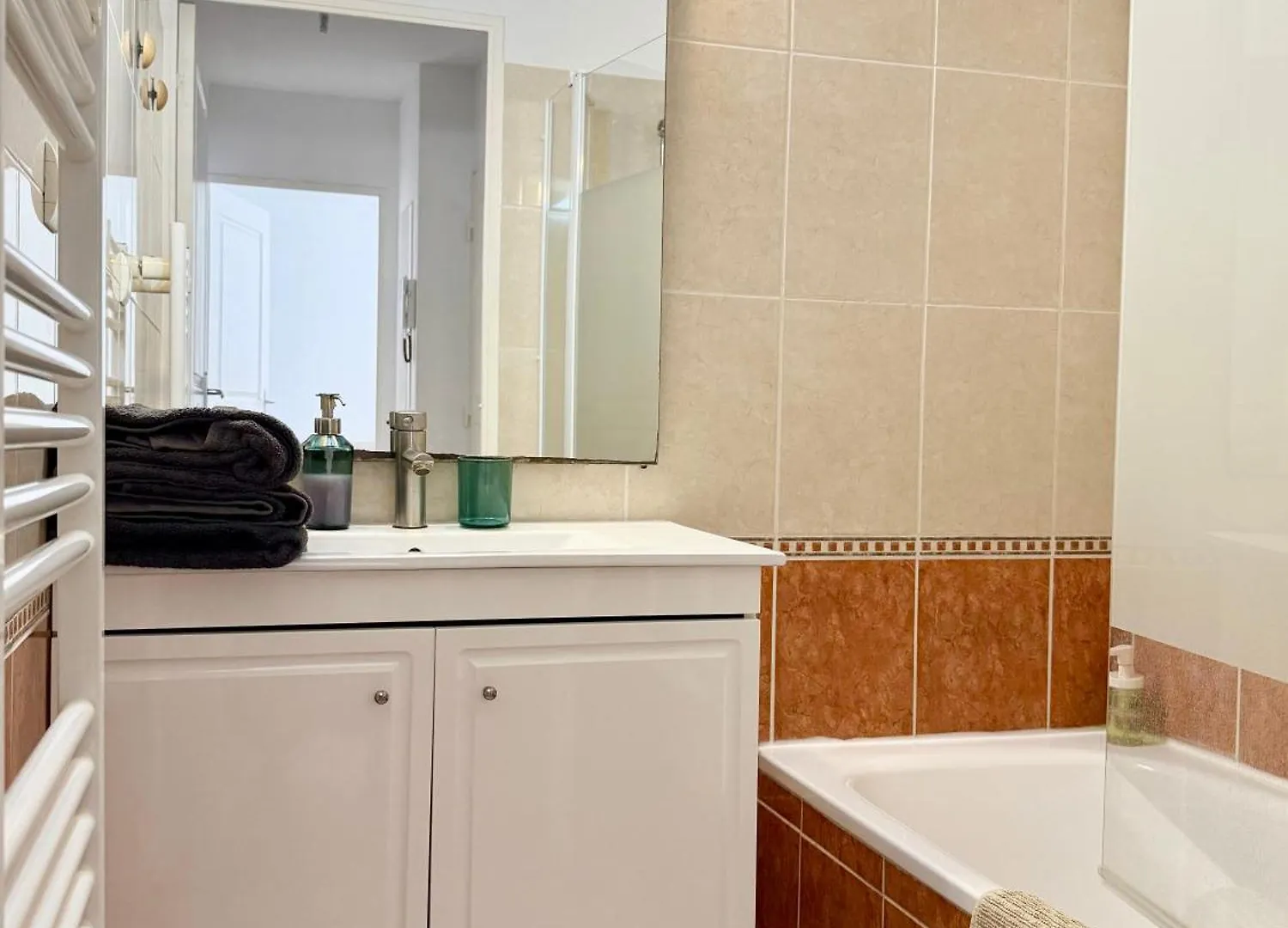 Appartement Magnificent Renovated Apartment, 2 Rooms Of 45 M2, Close Tothe Sea, Top Floor, Terrace Nice France