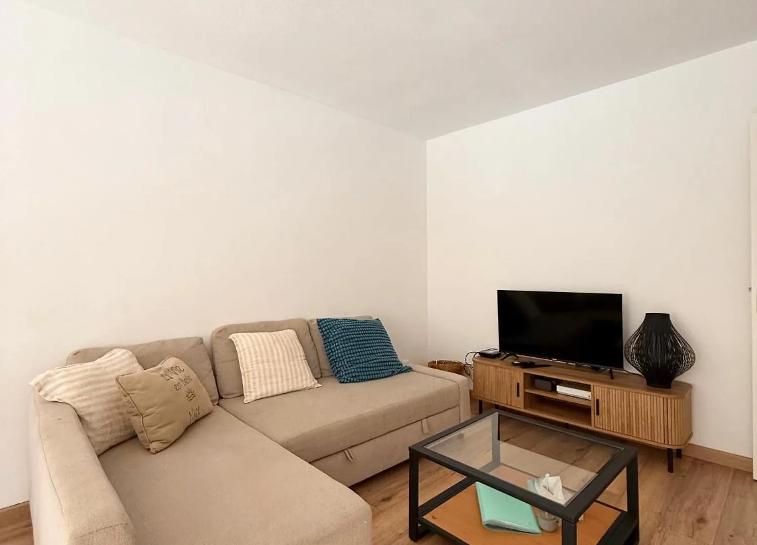 Appartement Magnificent Renovated Apartment, 2 Rooms Of 45 M2, Close Tothe Sea, Top Floor, Terrace Nice France