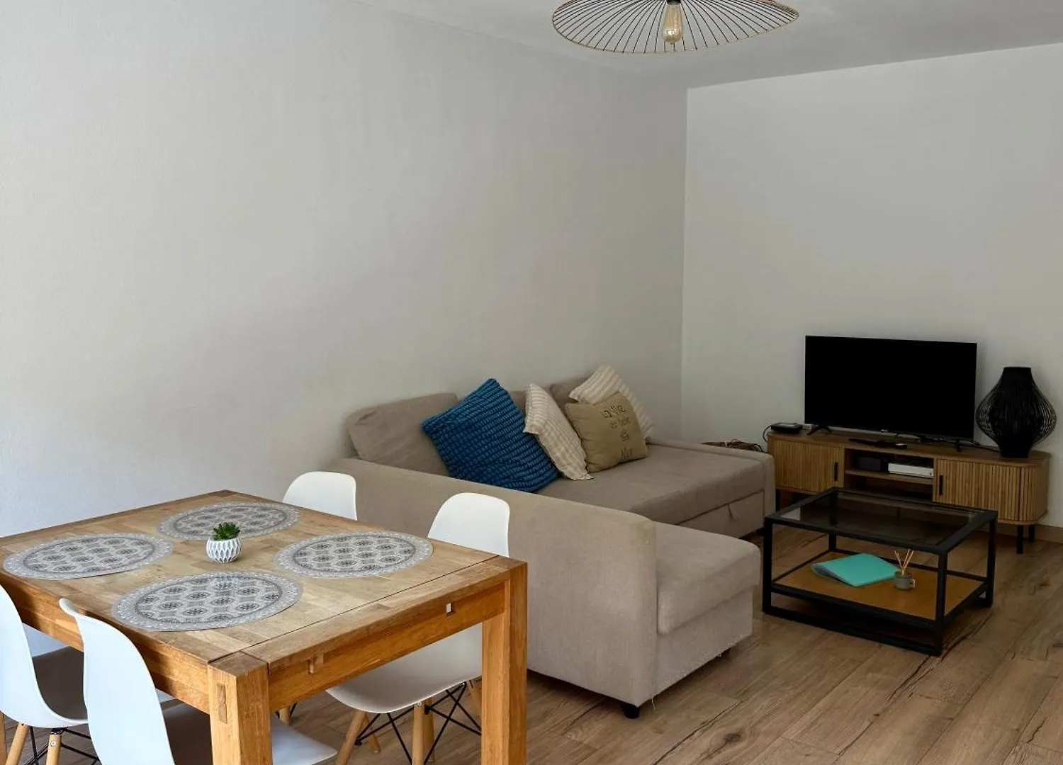 Appartement Magnificent Renovated Apartment, 2 Rooms Of 45 M2, Close Tothe Sea, Top Floor, Terrace Nice